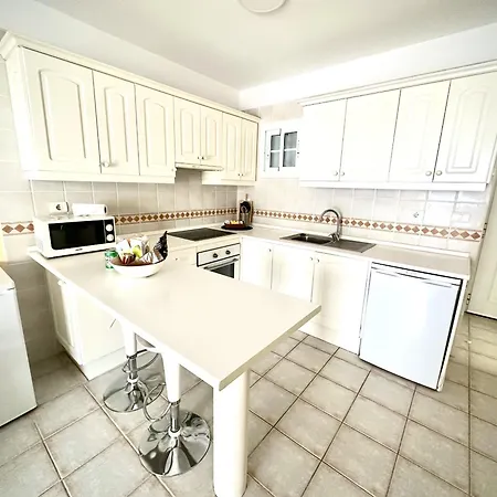 Huge Sunny Terrace & Pool By Deihu Experiences