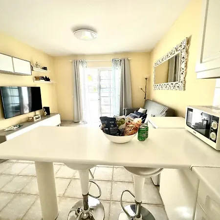 Huge Sunny Terrace & Pool By Deihu Experiences Lägenhet