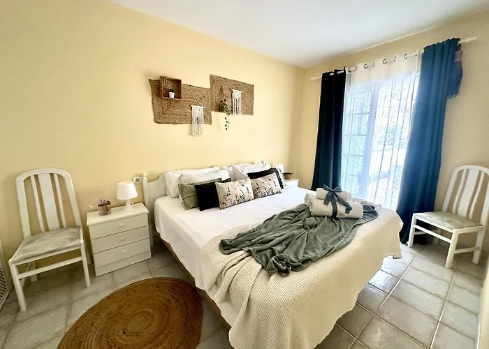 Huge Sunny Terrace & Pool By Deihu Experiences