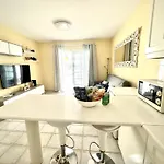 Huge Sunny Terrace & Pool By Deihu Experiences Daire